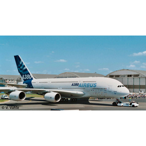 Revell 04218 Airbus A 380 Design New livery First Flight 1/144 Scale Model Kit