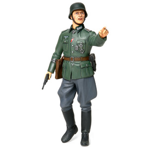 Tamiya 36313 WWII German Field Commander 1/16 Scale Model World Figure Series no.13